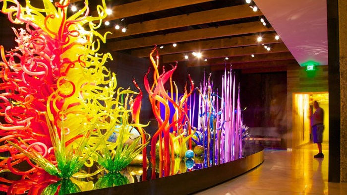 Chihuly dale exhibits